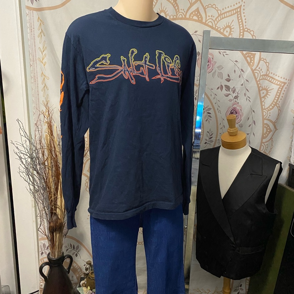 Salt Life Vibrant Colors Spell Out Logo Graphic T-Shirt Navy Blue Men's Small
